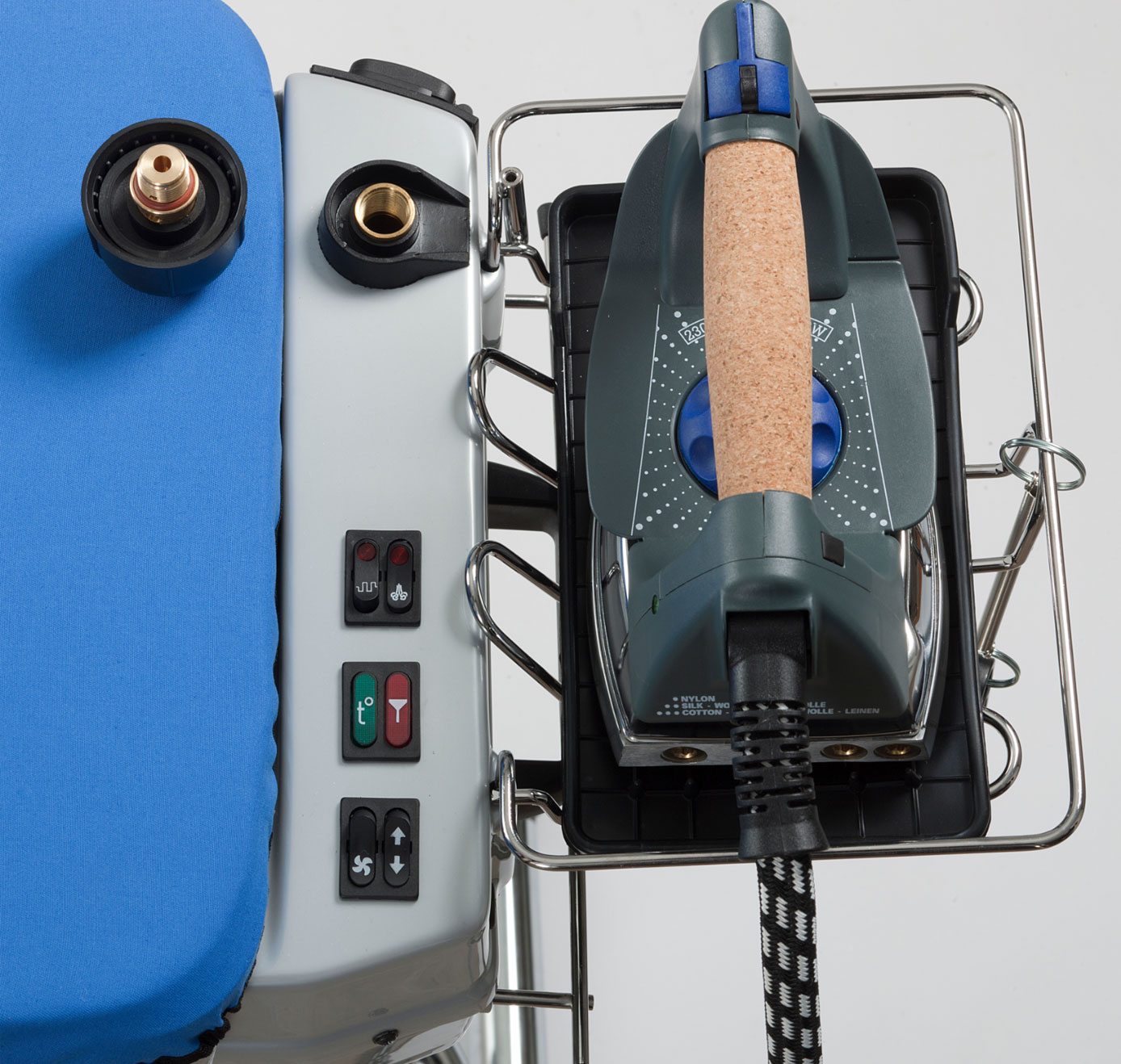 Particolare Ferro da stiro del Sistema da stiro Zaffiro